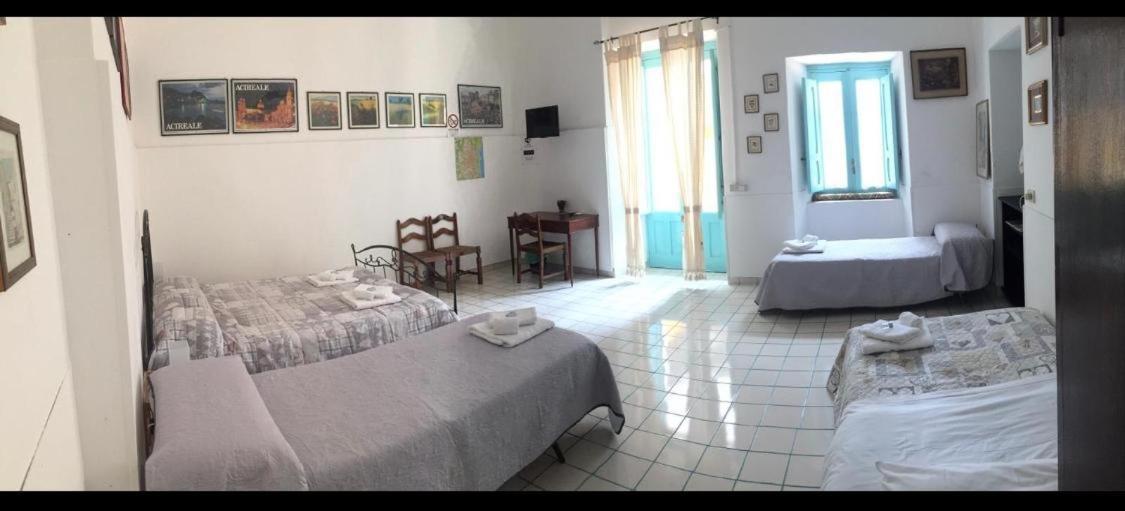 Bed and Breakfast Le Chiazzette Ачиреале Экстерьер фото