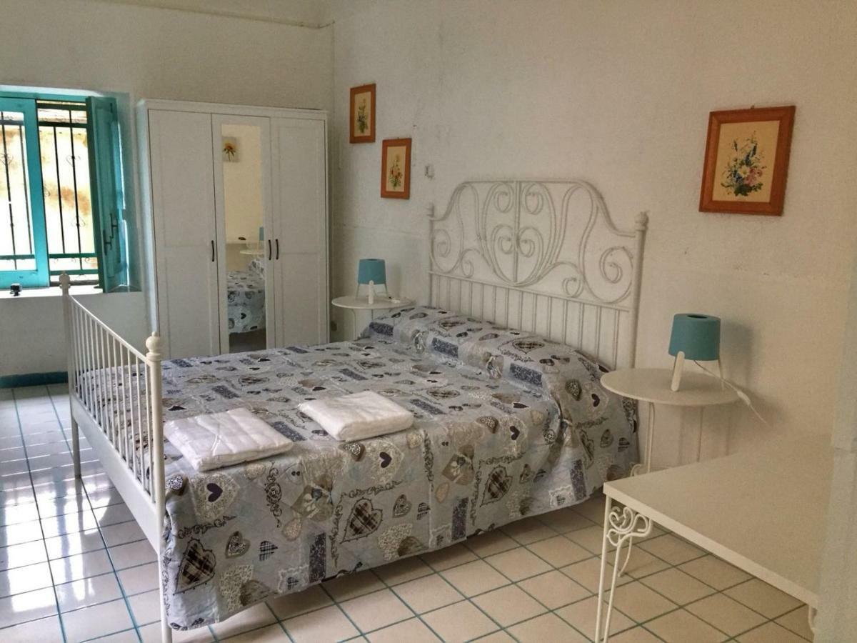 Bed and Breakfast Le Chiazzette Ачиреале Экстерьер фото