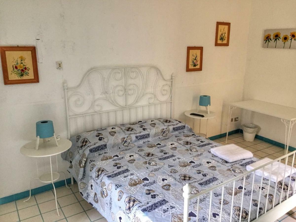 Bed and Breakfast Le Chiazzette Ачиреале Экстерьер фото