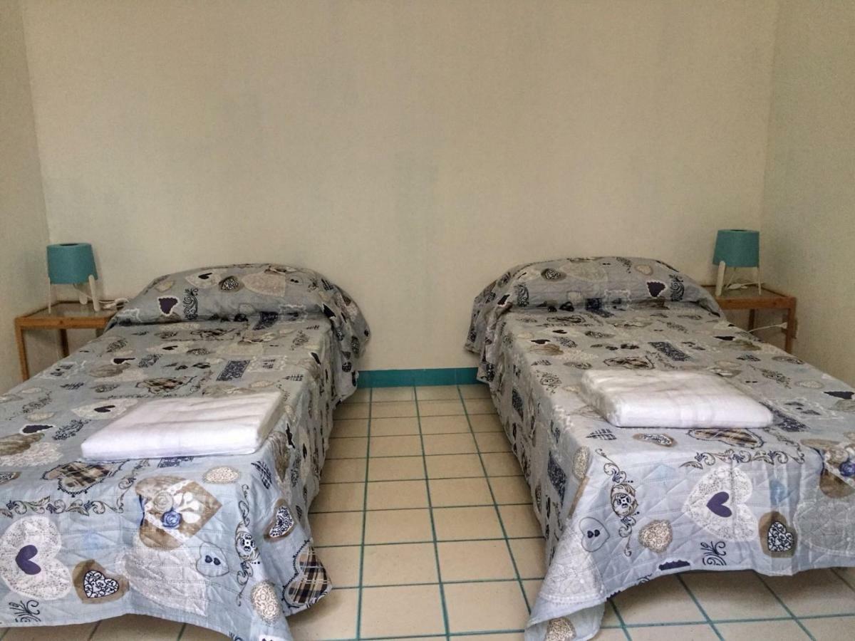 Bed and Breakfast Le Chiazzette Ачиреале Экстерьер фото
